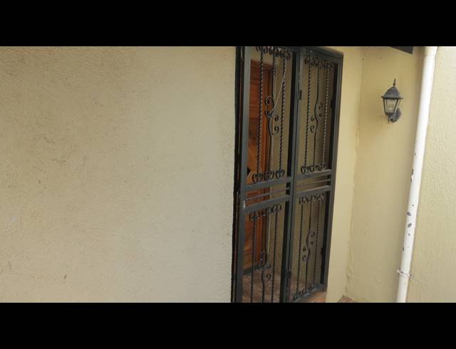 3 BEDROOM FREEHOLD FOR SALE IN KAGISO